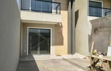 Imagem: A casa possui 4 Dormitórios, 4 Banheiros, 1 Vaga na garagem