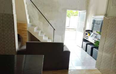 Imagem 4: Casa primeiro andar. Varanda, 1 Banheiroe2 Dormitórios