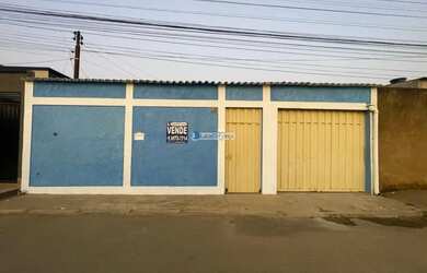 Imagem: A casa possui 3 Dormitórios, 1 Banheiro, 5 Vagas na garagem