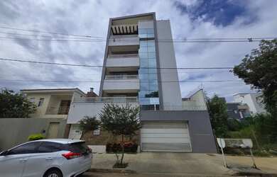 Imagem: A casa possui 3 Dormitórios, 2 Banheiros, 1 Vaga na garagem