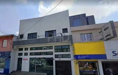 Imagem: O depósito possui 5 Vagas na garagem, 1.351m² de Área e