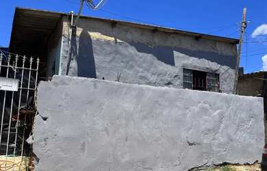 Imagem: A casa possui 2 Dormitórios, 2 Banheiros, 70m² de Área e