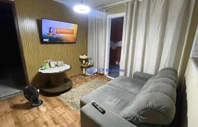 Imagem: A casa possui 3 Dormitórios, 3 Banheiros, 2 Vagas na garagem