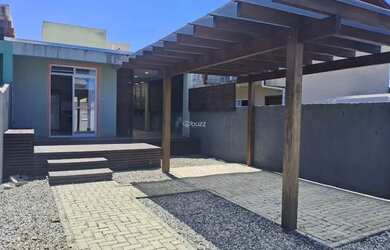 Imagem: A casa possui 2 Dormitórios, 2 Banheiros, 2 Vagas na garagem