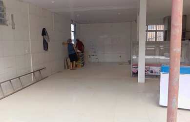 Imagem: O depósito possui 3 Vagas na garagem e 70000m² de Área e