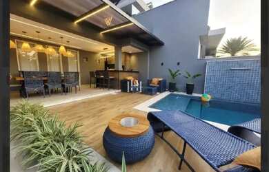 Imagem: A casa em condomínio possui 5 Dormitórios, 5 Banheiros, 2