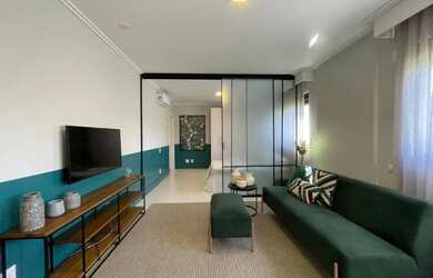 Imagem: O apartamento possui 1 Dormitório, 1 Banheiro, 1 Vaga na garagem