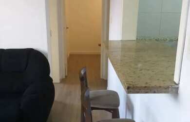 Imagem: O apartamento possui 2 Dormitórios, 1 Banheiro, 1 Vaga na garagem