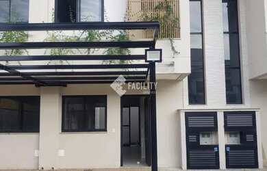 Imagem: A casa em condomínio possui 2 Dormitórios, 3 Banheiros, 2