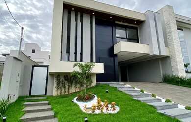 Imagem: A casa em condomínio possui 5 Dormitórios, 5 Banheiros, 4