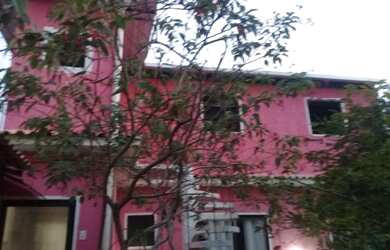 Imagem: A casa em condomínio possui 4 Dormitórios, 3 Banheiros, 1