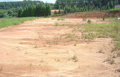 Imagem: O terreno possui 13.000m² de Área e está localizado em Vila