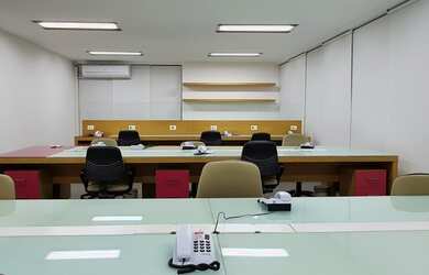 Imagem: O depósito possui 5 Vagas na garagem e 229m² de Área e está