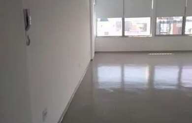 Imagem: O depósito possui 3 Vagas na garagem, 555m² de Área e está