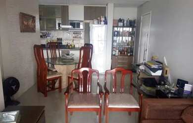 Imagem: A casa possui 2 Dormitórios, 1 Banheiro, 1 Vaga na garagem