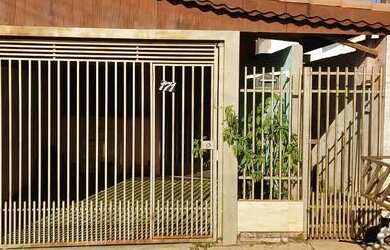 Imagem: A casa possui 2 Dormitórios, 1 Banheiro, 1 Vaga na garagem