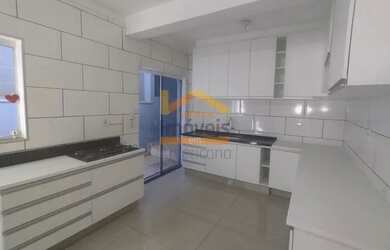 Imagem: A casa possui 3 Dormitórios, 2 Banheiros, 160-0m² de Área