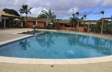 Imagem: A casa possui 2 Dormitórios, 1 Banheiro, 2 Vagas na garagem