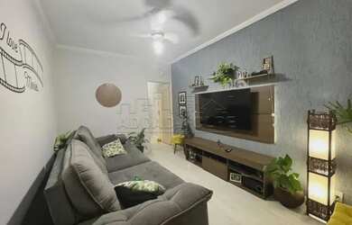 Imagem: A casa possui 3 Dormitórios, 2 Banheiros, 2 Vagas na garagem