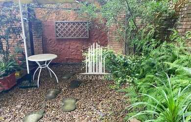 Imagem: A casa possui 5 Dormitórios, 3 Banheiros, 5 Vagas na garagem