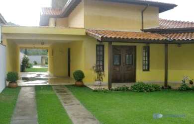 Imagem: A casa possui 3 Dormitórios, 4 Banheiros, 2 Vagas na garagem