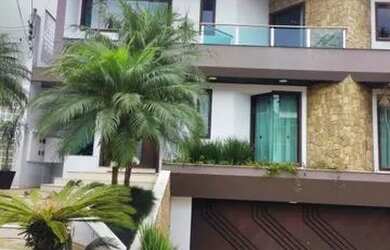 Imagem: A casa em condomínio possui 4 Dormitórios, 5 Banheiros, 5