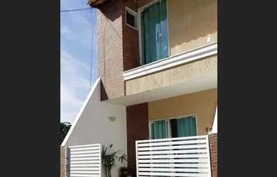 Imagem: A casa possui 2 Dormitórios, 1 Vaga na garagem, 98m² de Área