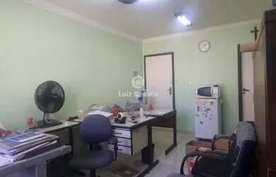 Imagem: O depósito possui 35m² de Área e está localizado em Santa