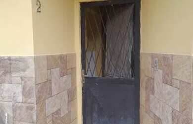 Imagem: A casa possui 1 Dormitório, 1 Banheiro e está localizado