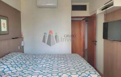 Imagem: O apartamento possui 1 Dormitório, 1 Banheiro, 1 Vaga na garagem