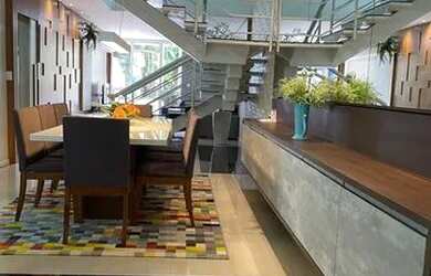 Imagem: A casa em condomínio possui 4 Dormitórios, 5 Banheiros, 4