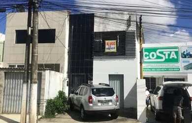 Imagem: A casa possui 3 Dormitórios, 2 Banheiros, 1 Vaga na garagem
