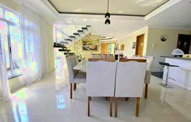 Imagem: A casa em condomínio possui 4 Dormitórios, 2 Banheiros, 4