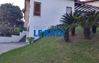 Imagem: A casa em condomínio possui 3 Dormitórios, 3 Banheiros, 4