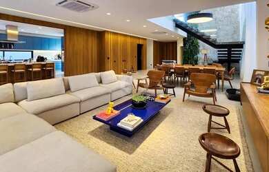 Imagem: A casa em condomínio possui 5 Dormitórios, 5 Banheiros, 3