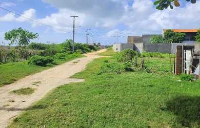 Imagem: O terreno possui 450m² de Área e está localizado em José