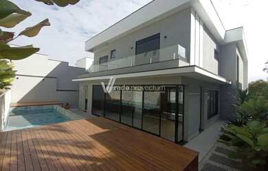 Imagem: A casa em condomínio possui 5 Dormitórios, 5 Banheiros, 4