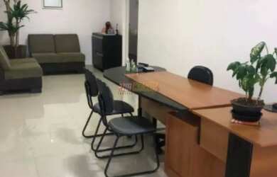 Imagem: O depósito possui 2 Vagas na garagem, 84m² de Área e está