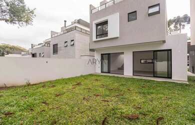 Imagem: A casa em condomínio possui 3 Dormitórios, 4 Banheiros, 2