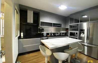 Imagem: O apartamento possui 3 Dormitórios, 2 Banheiros, 1 Vaga na