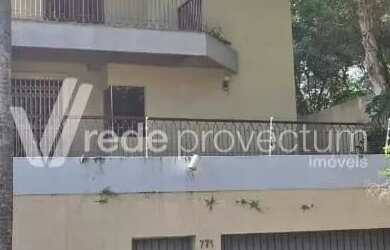 Imagem: A casa possui 4 Dormitórios, 4 Banheiros, 3 Vagas na garagem