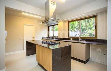 Imagem: O apartamento possui 3 Dormitórios, 5 Banheiros, 3 Vagas na