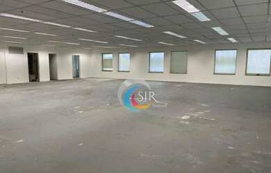 Imagem: O depósito possui 5 Vagas na garagem, 609m² de Área e está