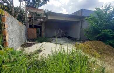 Imagem: O terreno possui 100m² de Área, Imóvel novo e está localizado