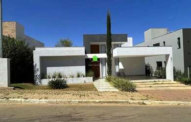 Imagem: A casa em condomínio possui 3 Dormitórios, 3 Banheiros, 4