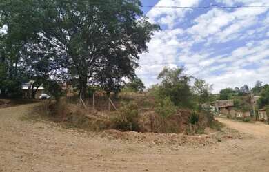 Imagem: O terreno possui 336m² de Área e está localizado em Mateus