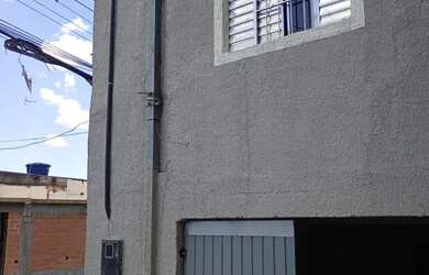 Imagem: A casa possui 2 Dormitórios, 1 Banheiro e está localizado