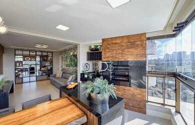 Imagem: O apartamento possui 4 Dormitórios, 5 Banheiros, 4 Vagas na