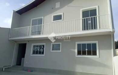 Imagem: A casa possui 4 Dormitórios, 3 Banheiros, 5 Vagas na garagem