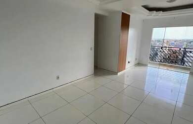 Imagem: O apartamento possui 3 Dormitórios, 1 Banheiro, 1 Vaga na garagem